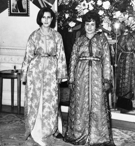 photo. en noir et blanc, 2 femmes en caftan