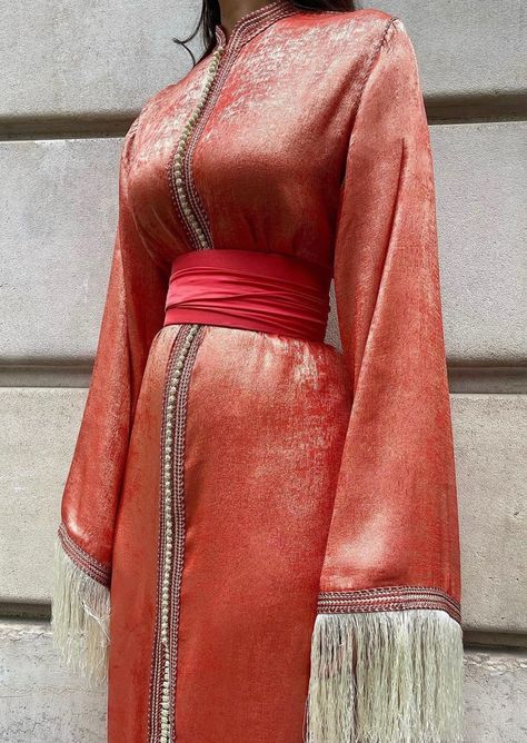 caftan orange avec franche sur les manche